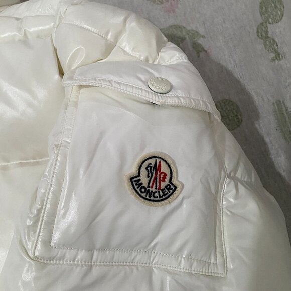 Moncler White Unisex Down Jacket With Hood - Picture 4 of 10